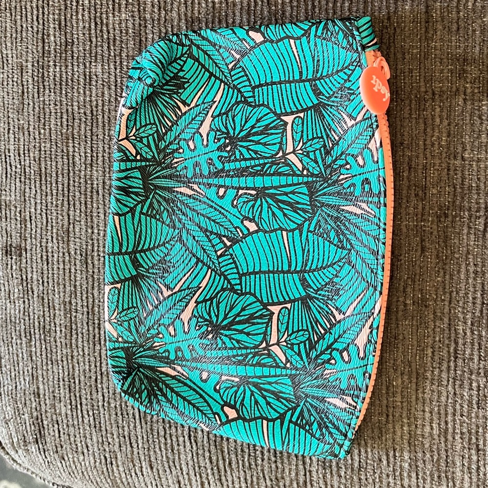 IPSY bags. Never used.